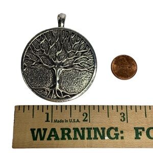 “Tree of Life” Silver Tone Necklace Pendant w/ Magnetic Closure Excellent Design